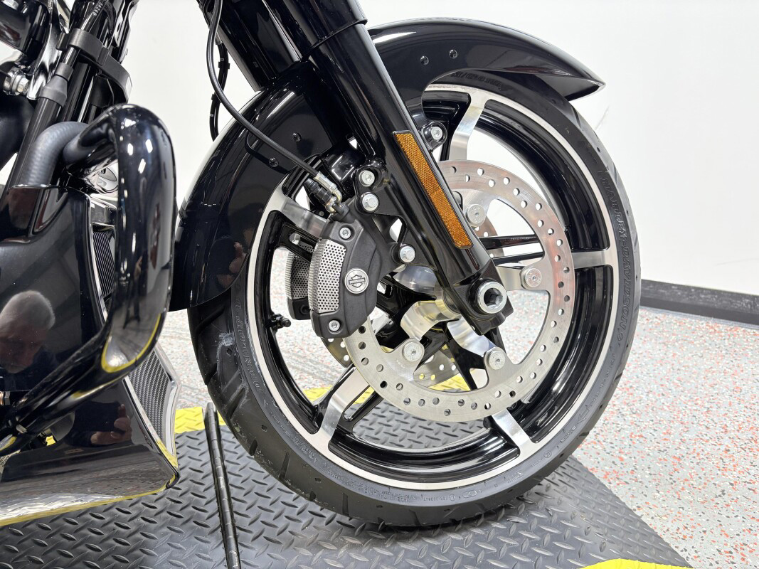 Street Glide®