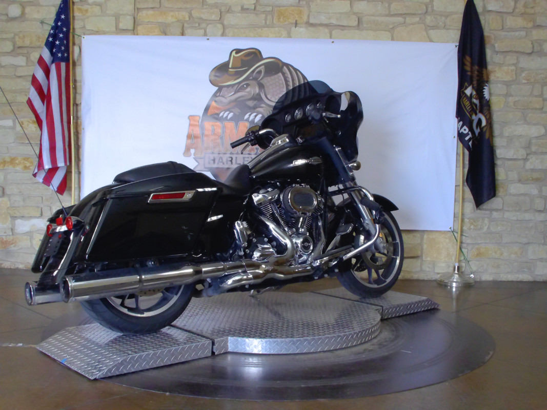 Street Glide®