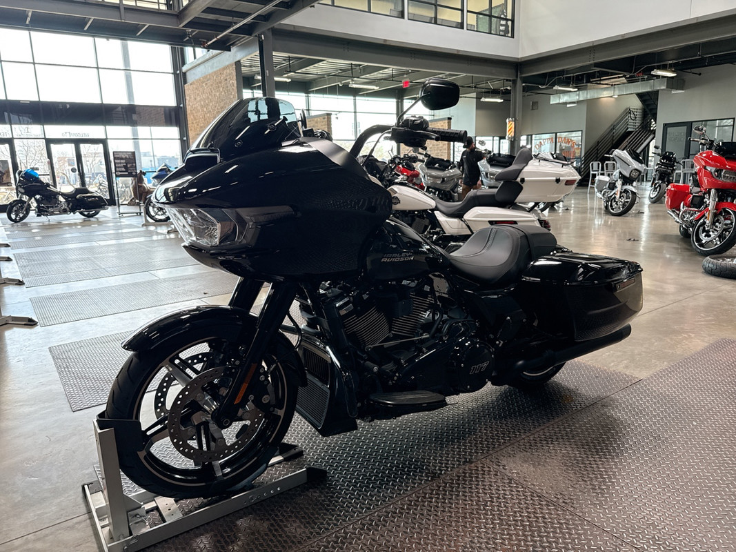 Road Glide®
