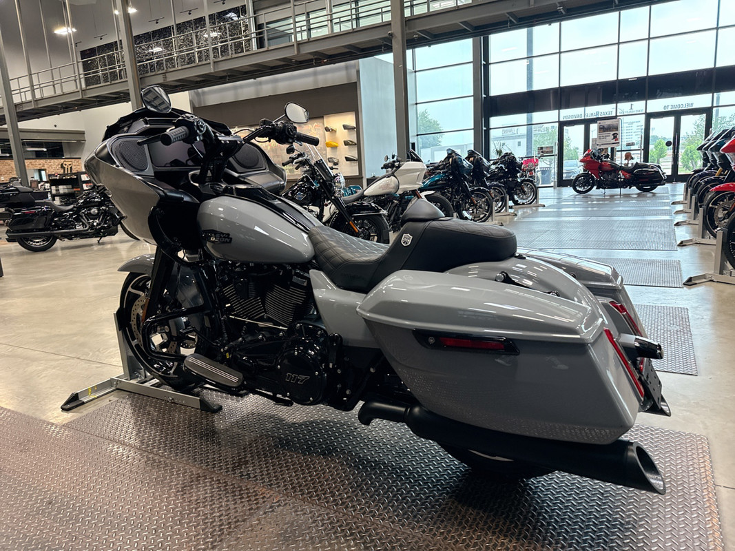 Road Glide®