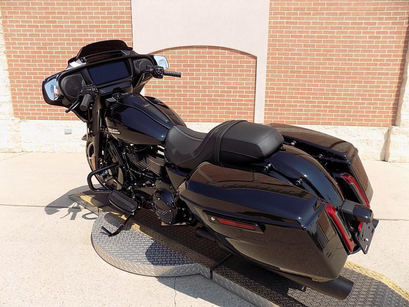 Street Glide®