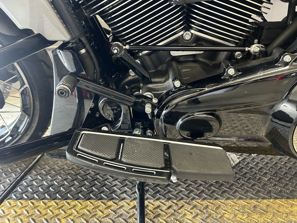 CVO® Road Glide®