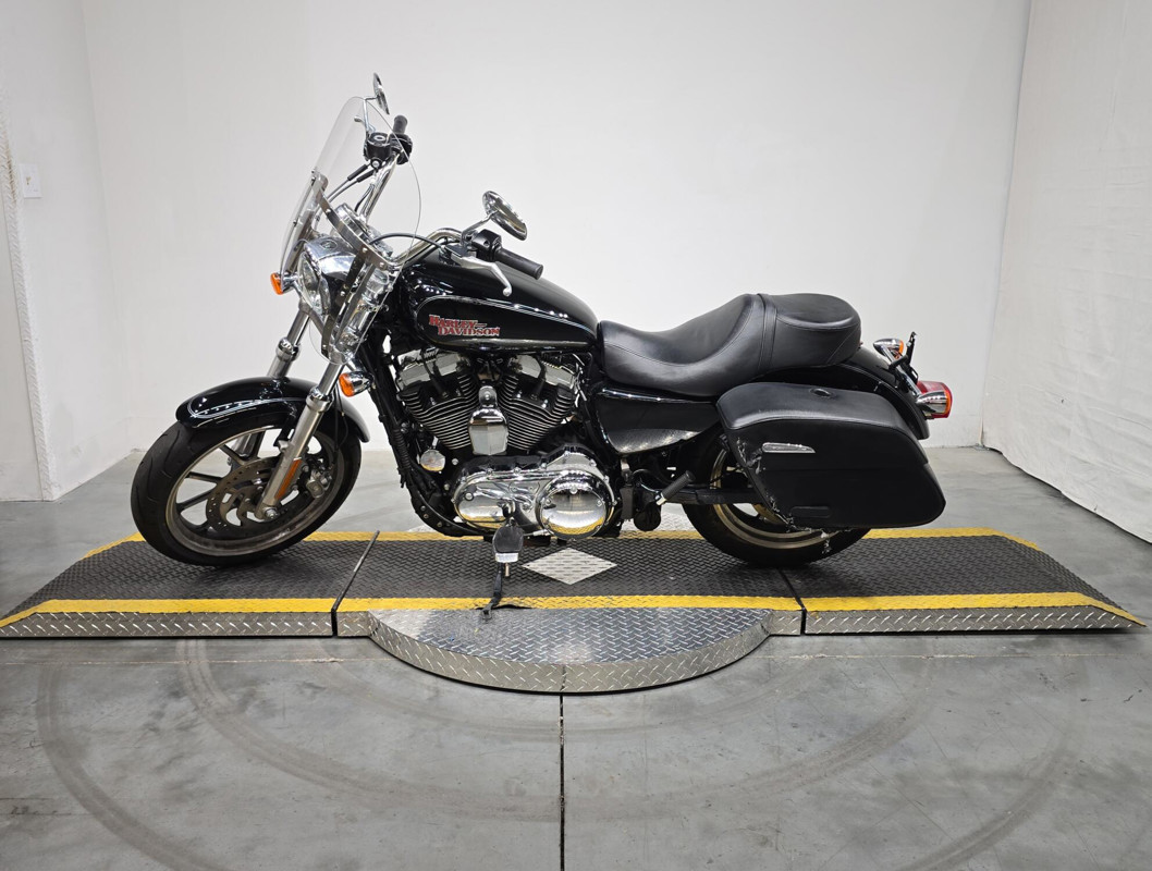 Sportster® SuperLow® 1200T