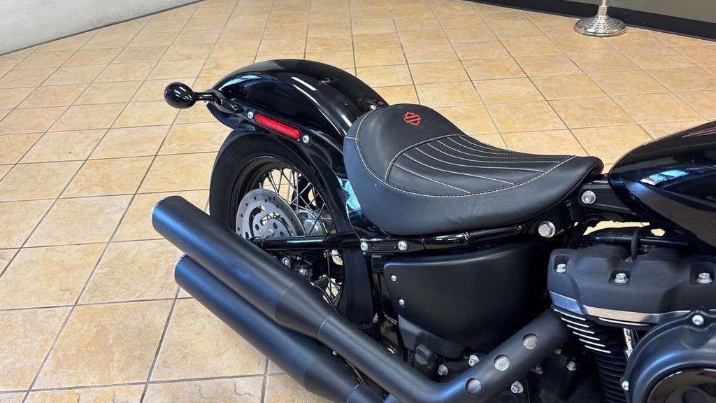 Street Bob®