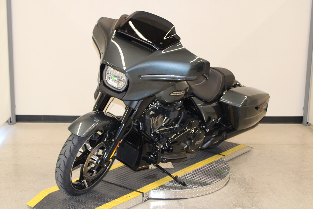 Street Glide®