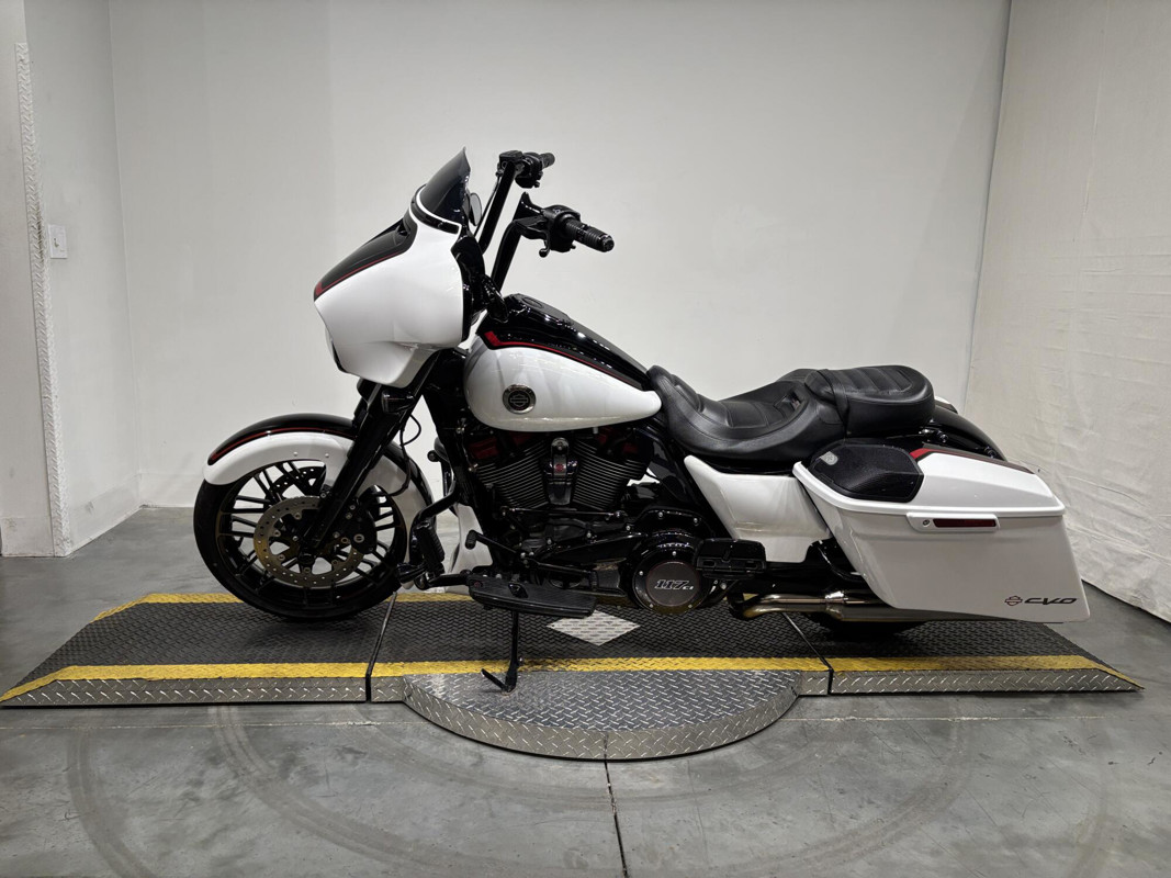 CVO® Street Glide®