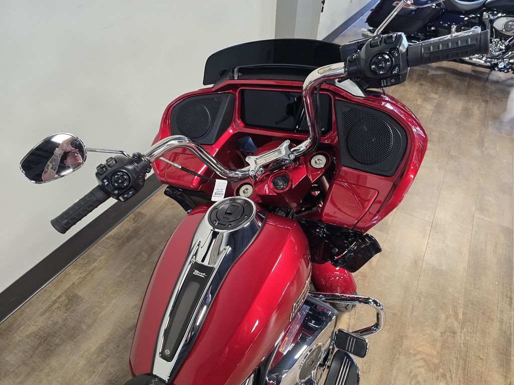 Road Glide®