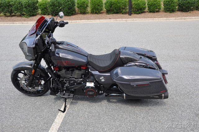 CVO® Street Glide® ST