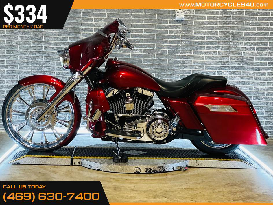 Street Glide®