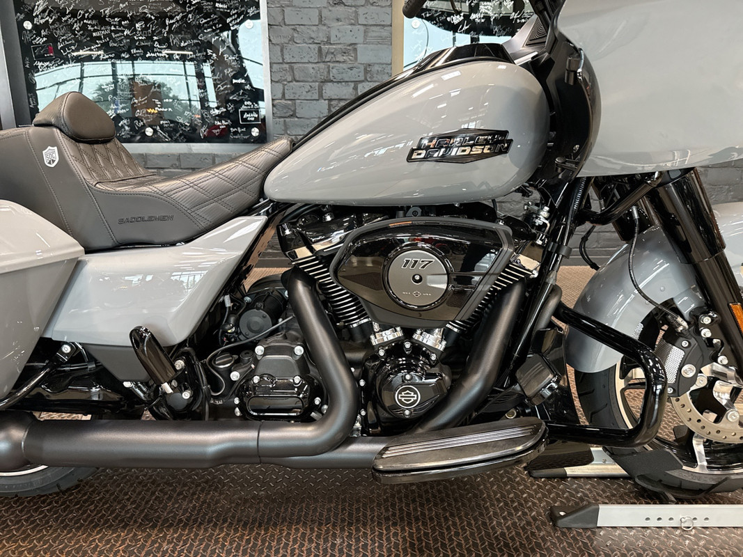 Road Glide®