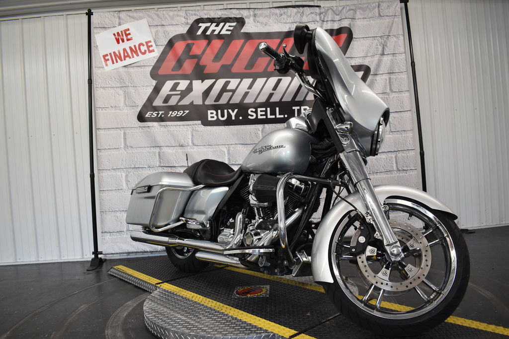 Street Glide®