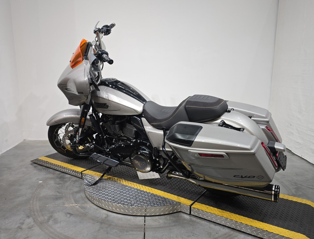 CVO® Street Glide®