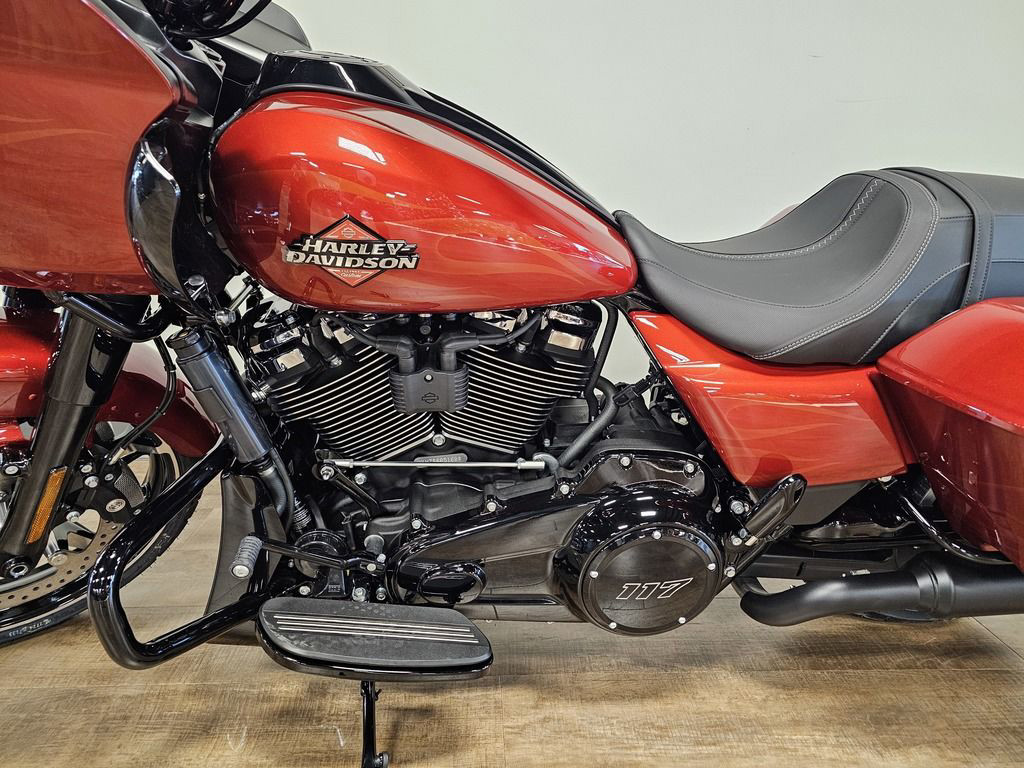 Road Glide®