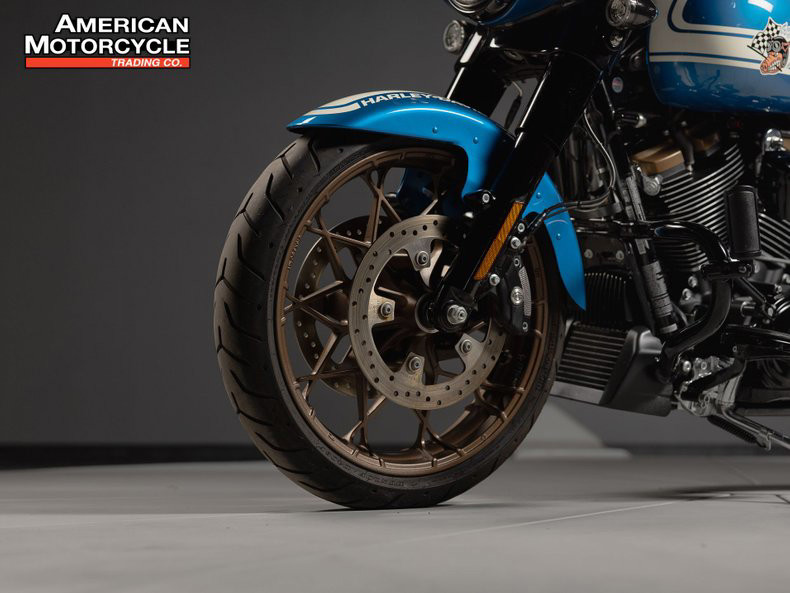 Street Glide® ST