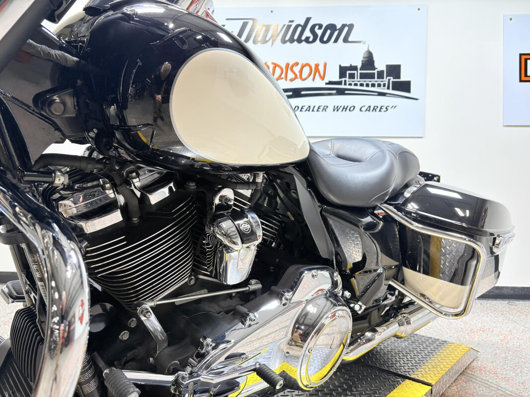 Electra Glide® Police