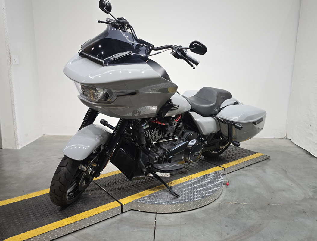Road Glide®