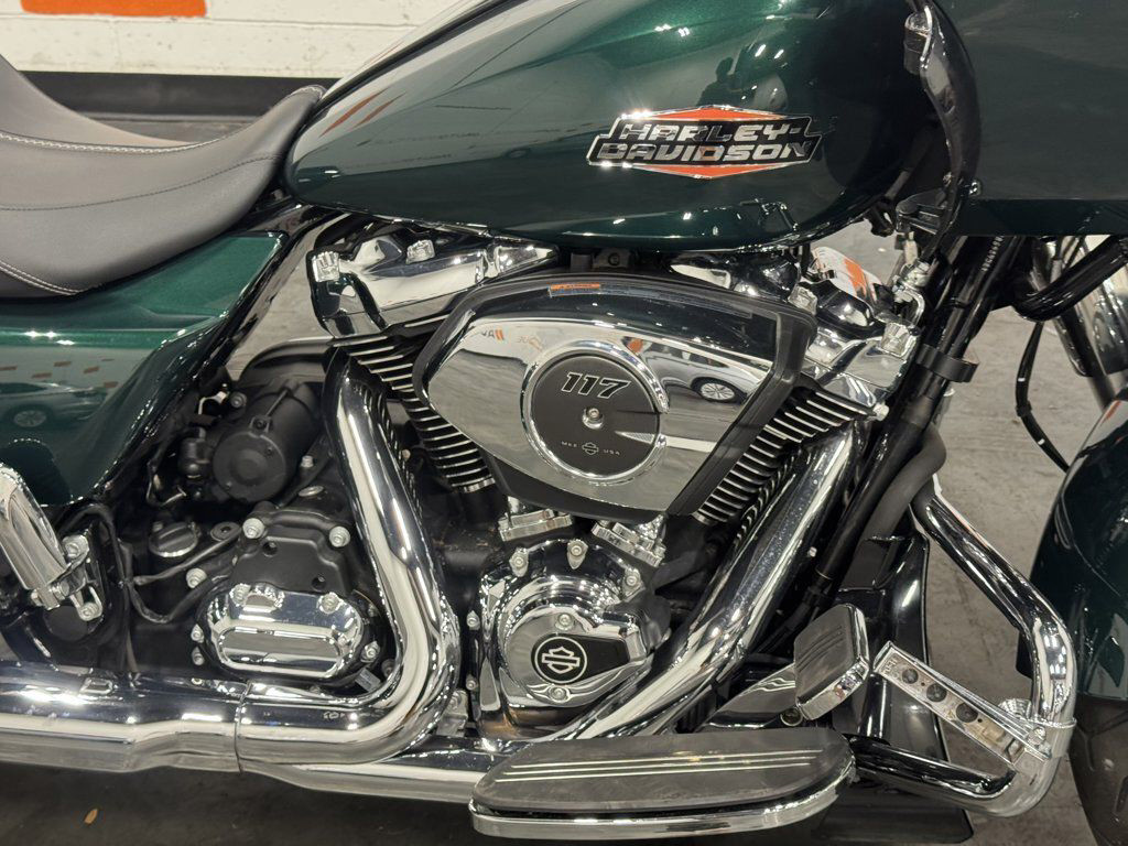 Road Glide®