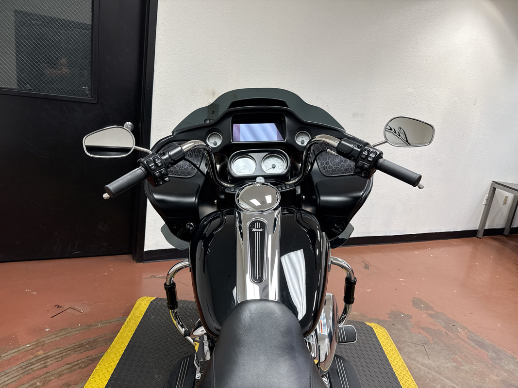 Road Glide®
