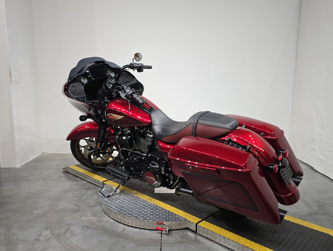 Road Glide®