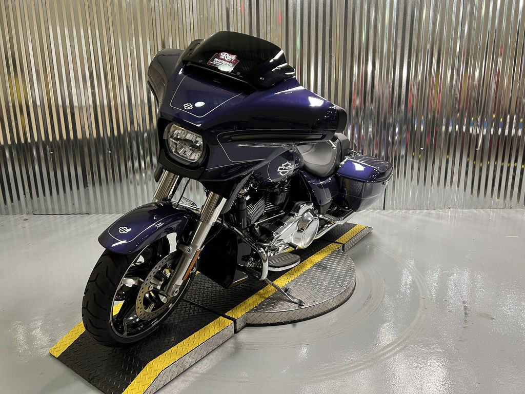 Street Glide®