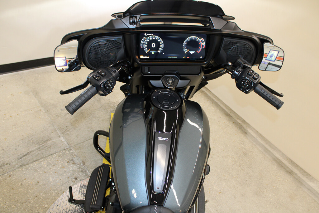 Street Glide®