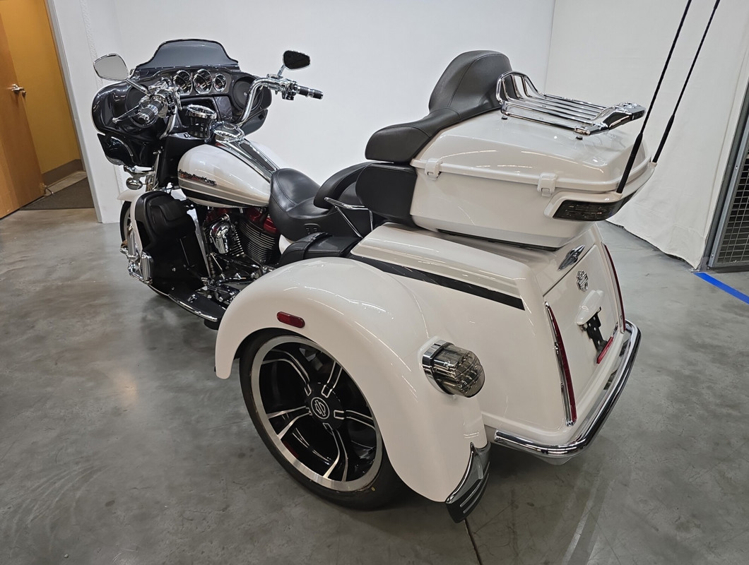 CVO Tri Glide® Ultra