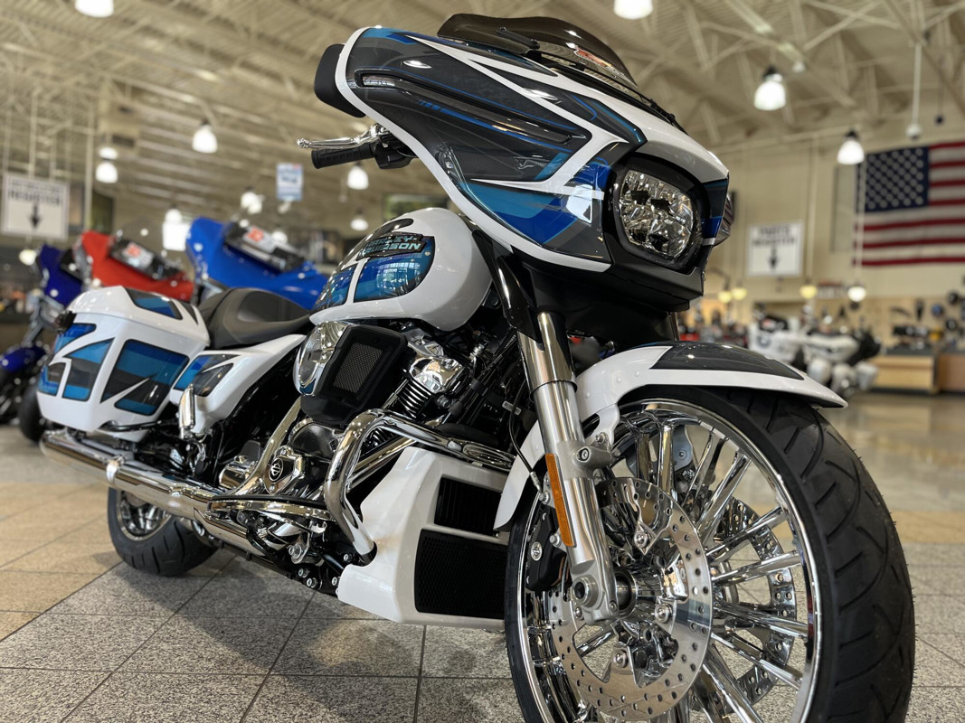 Street Glide®