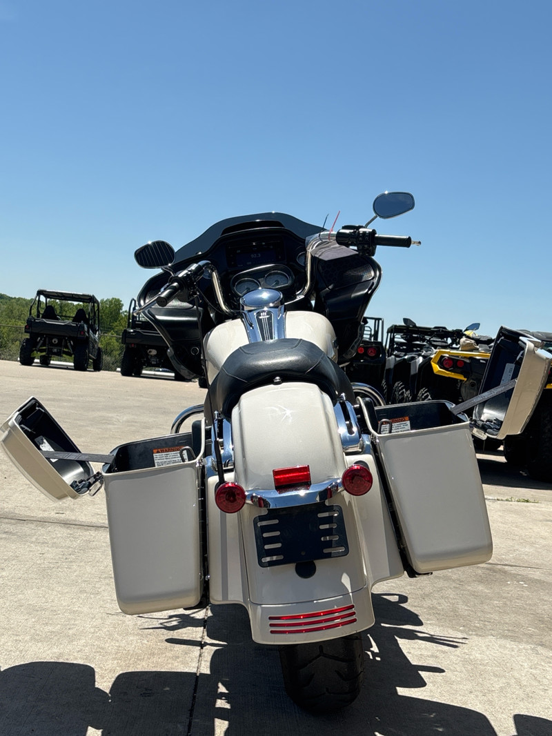 Road Glide®