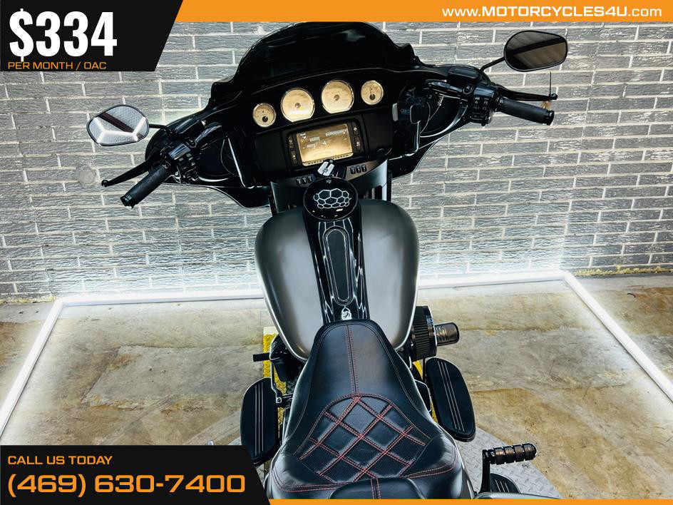 Street Glide®