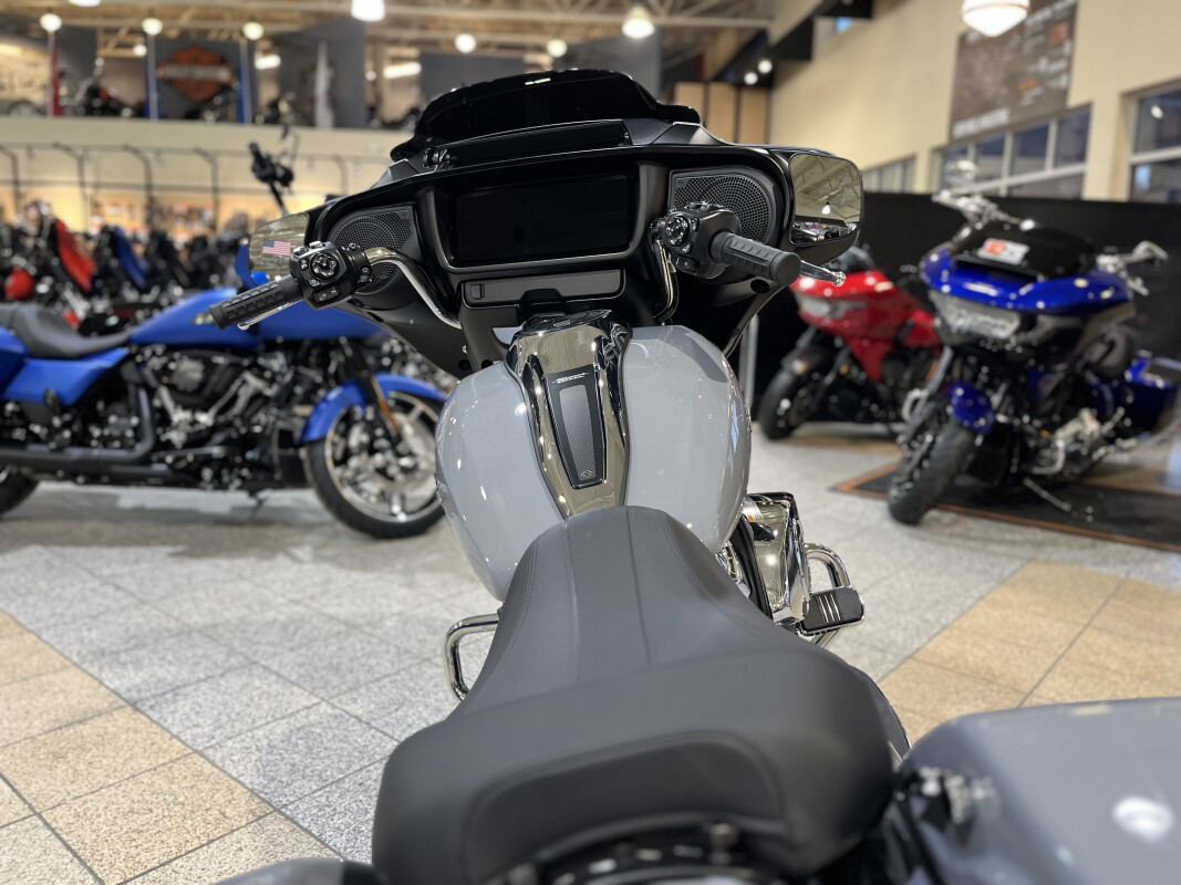 Street Glide®