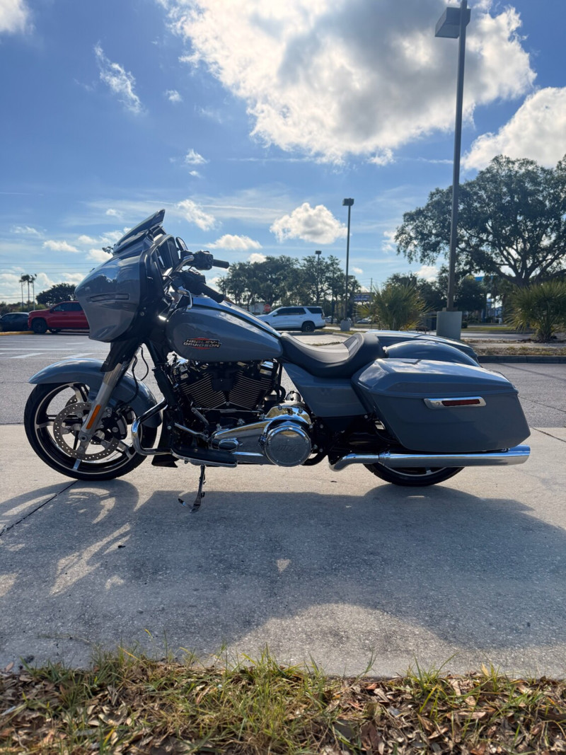 Street Glide®