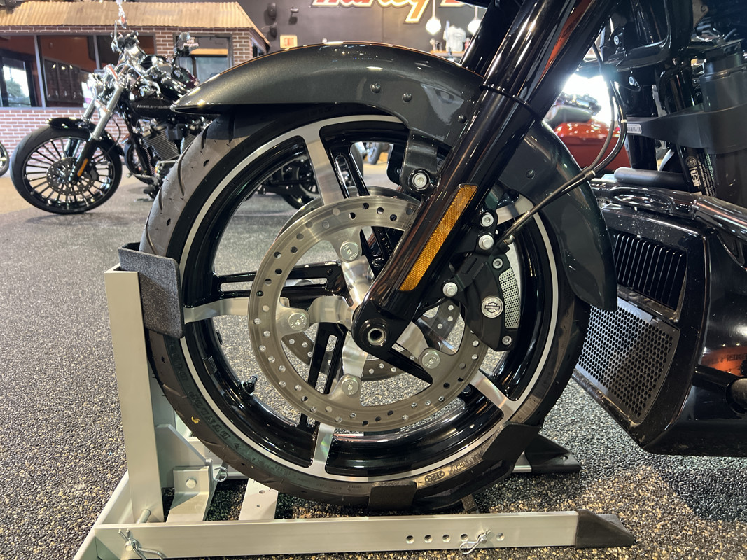 Road Glide®