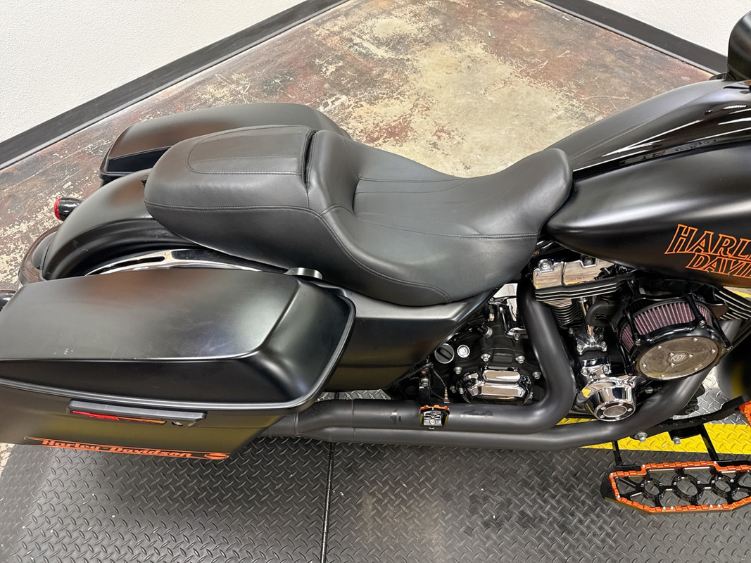 Road Glide®