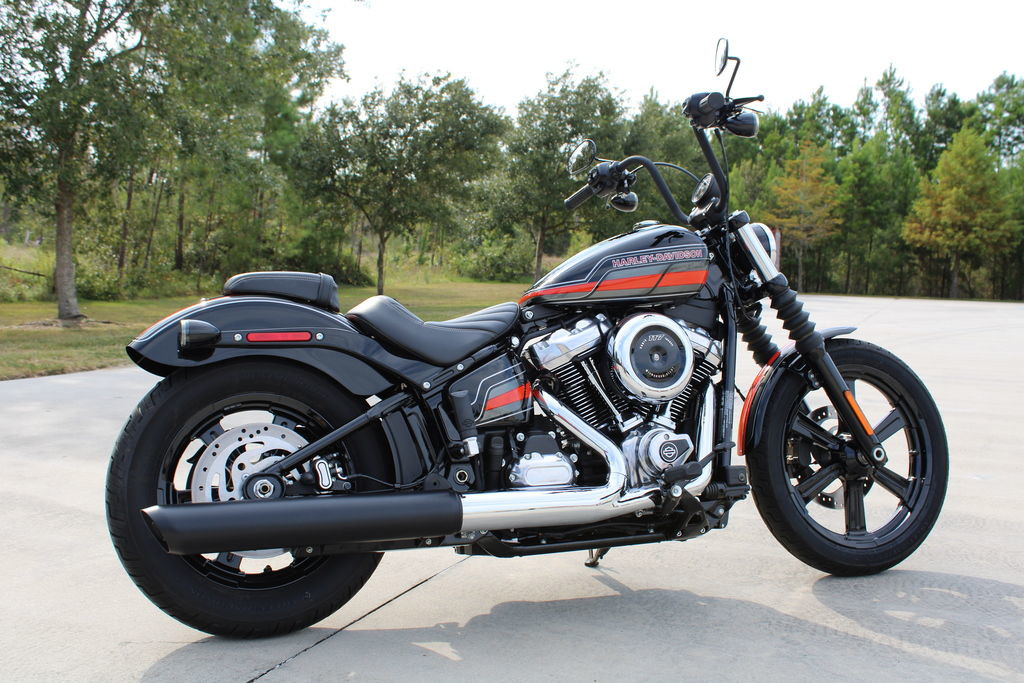 Street Bob®