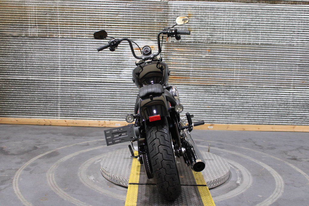 Street Bob®