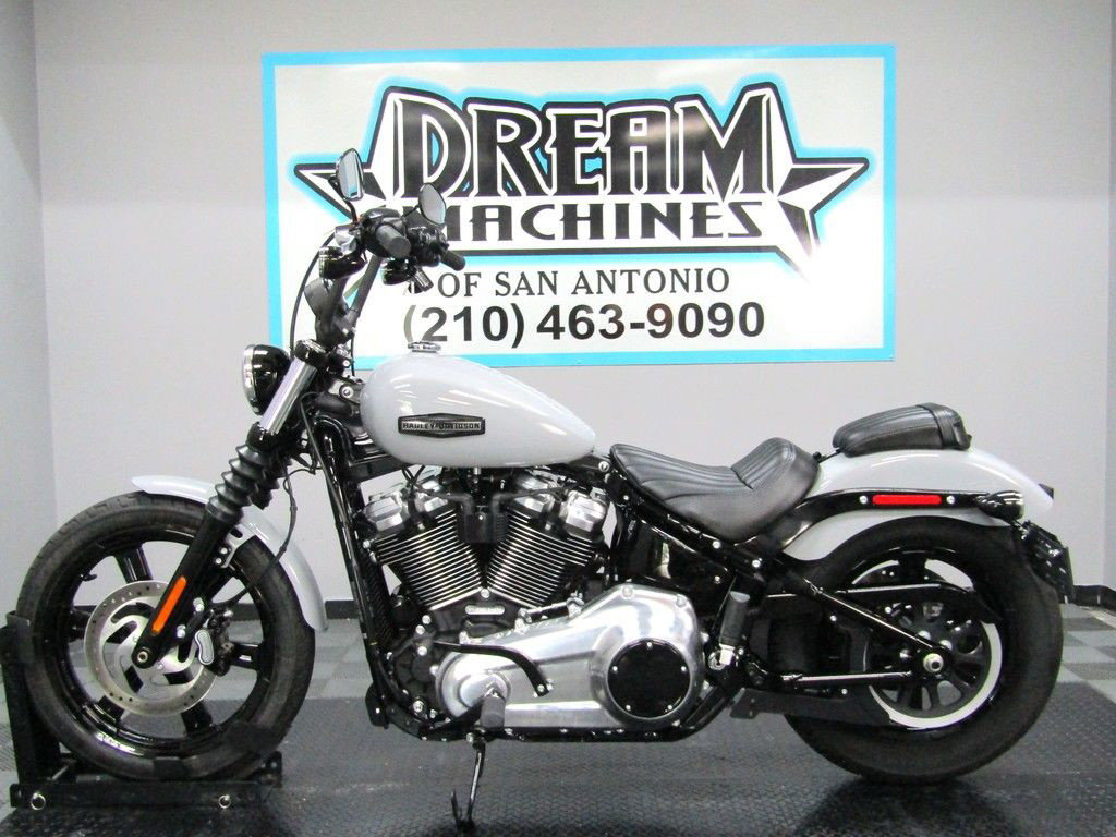 Street Bob®