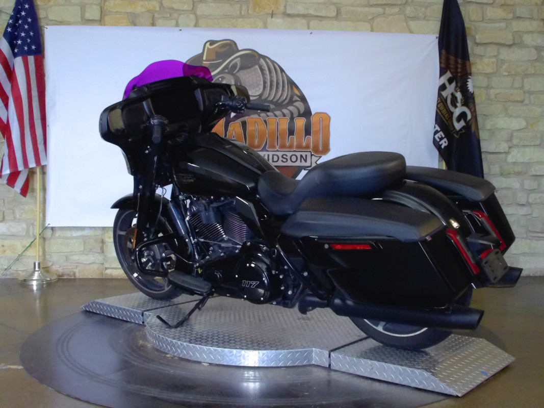 Street Glide®