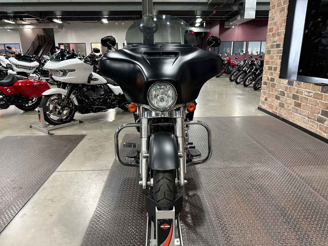 Street Glide®
