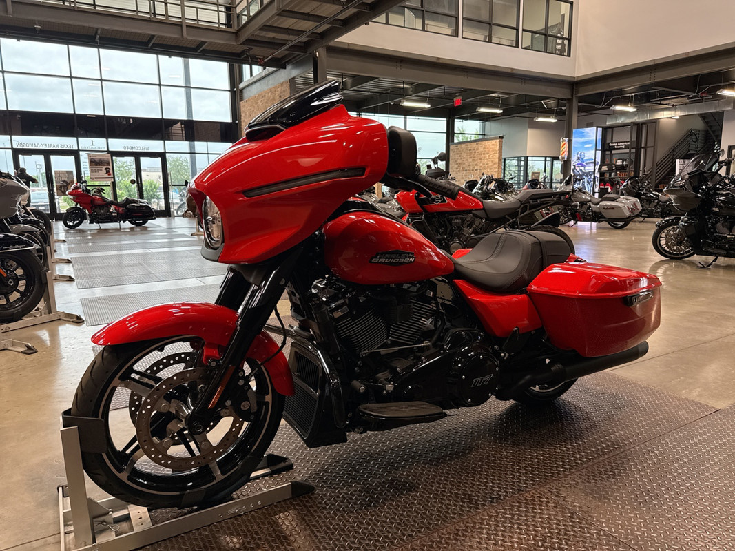 Street Glide®