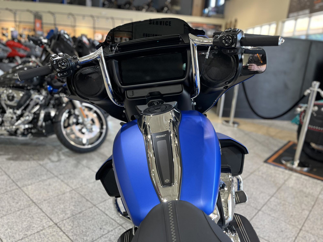 Street Glide®