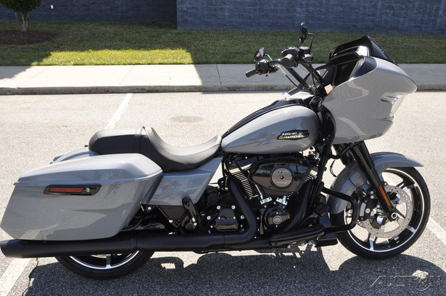 Road Glide®