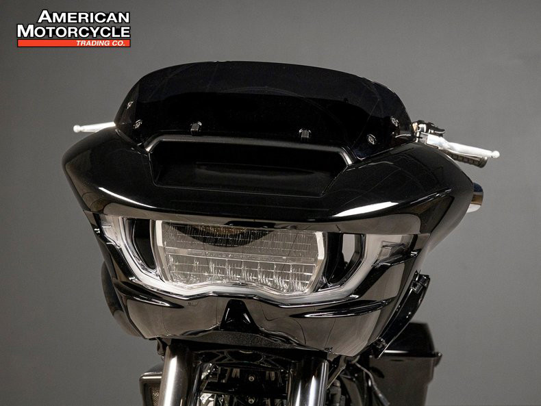 Road Glide®