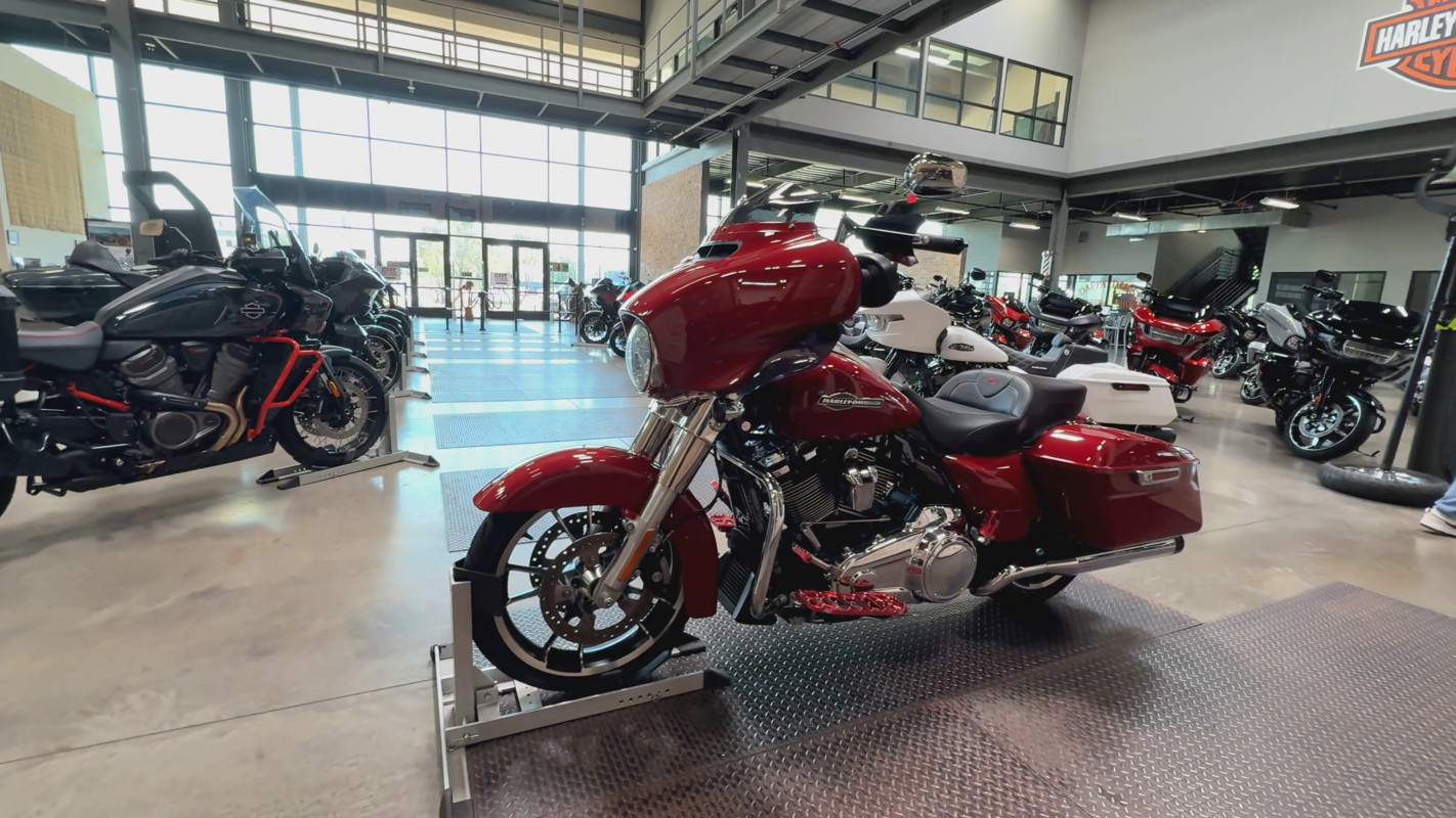 Street Glide®