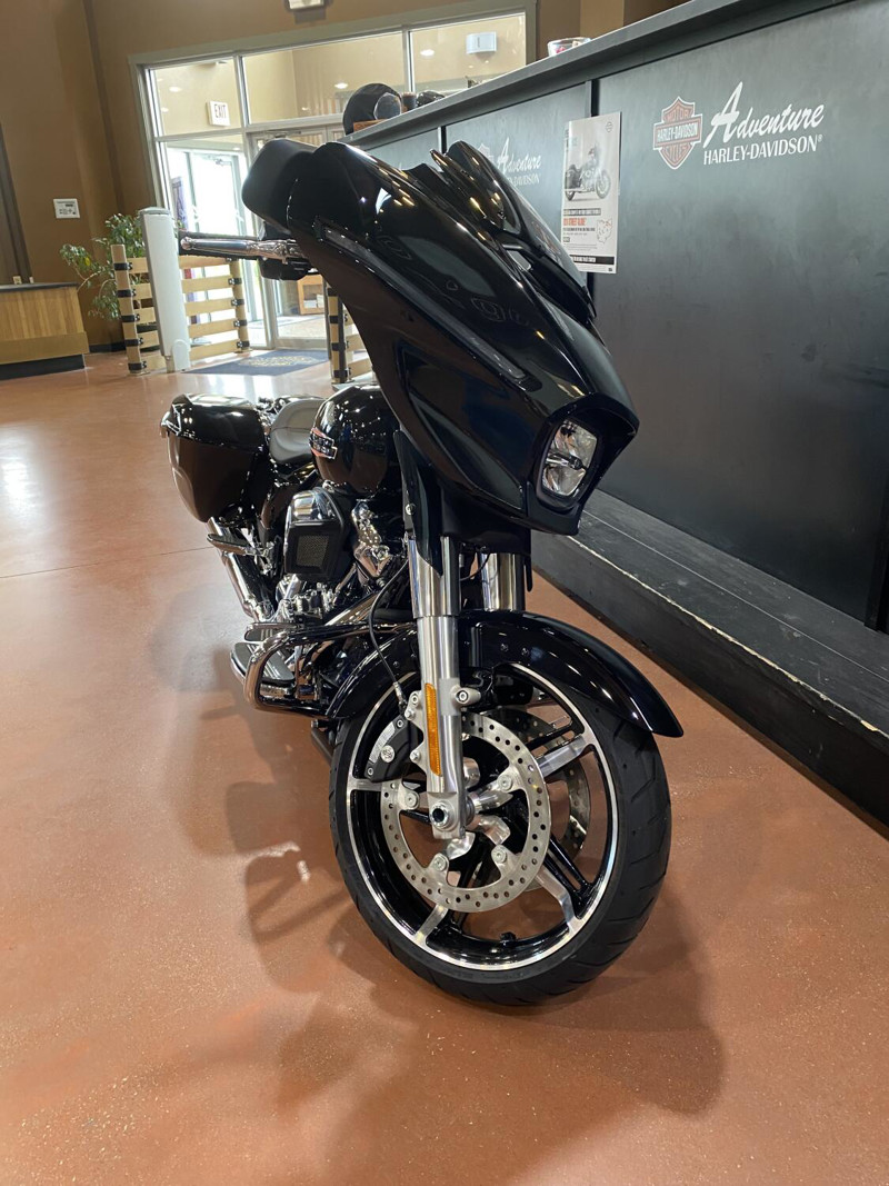 Street Glide®