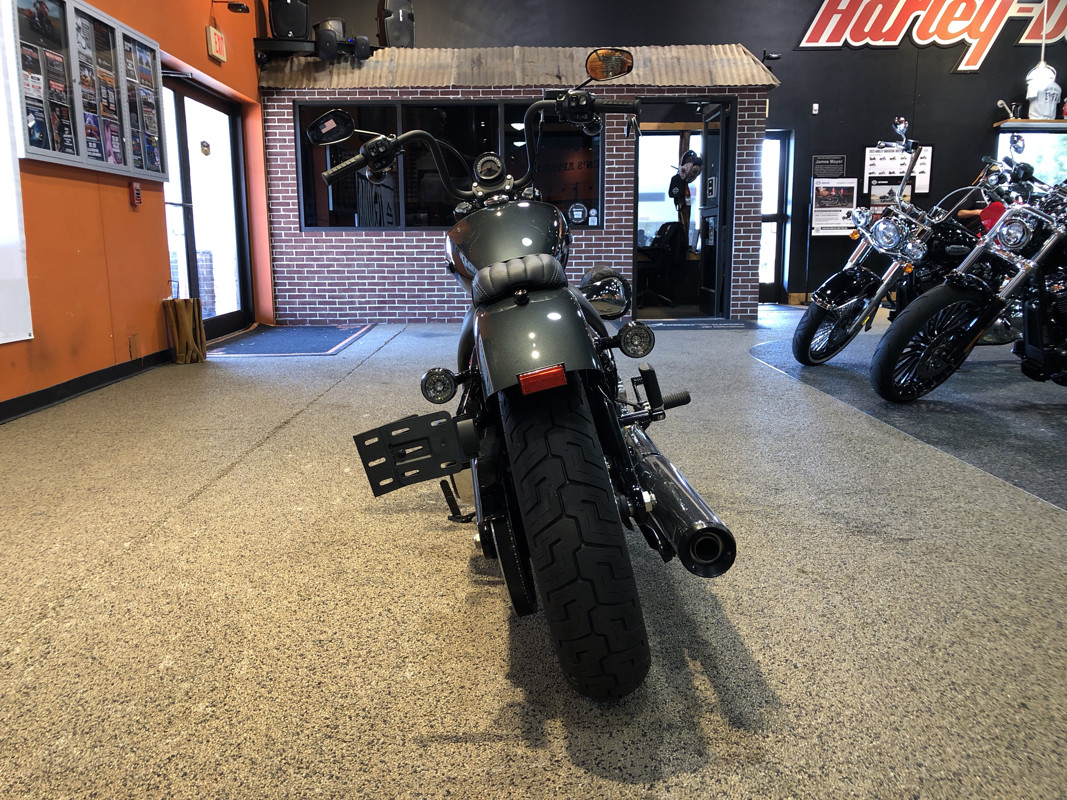 Street Bob®