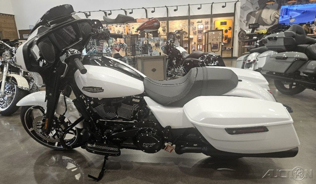 Street Glide®