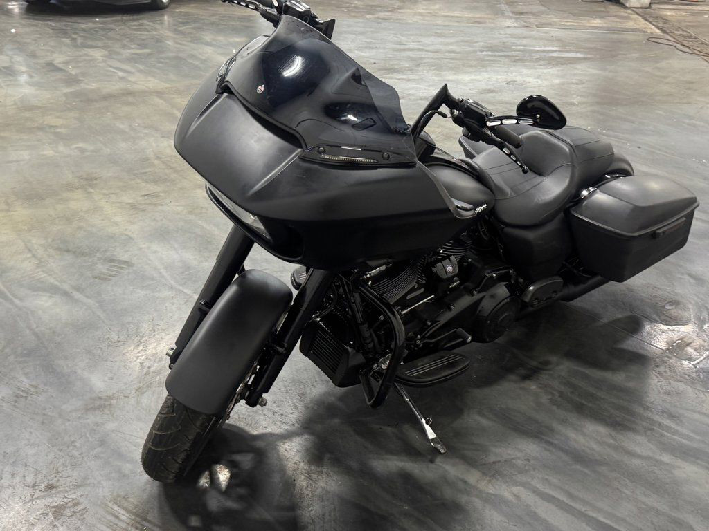 Road Glide®