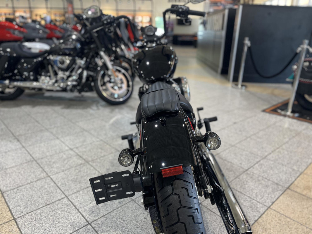 Street Bob®