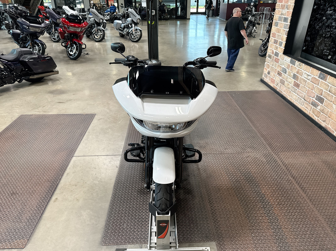 Road Glide®