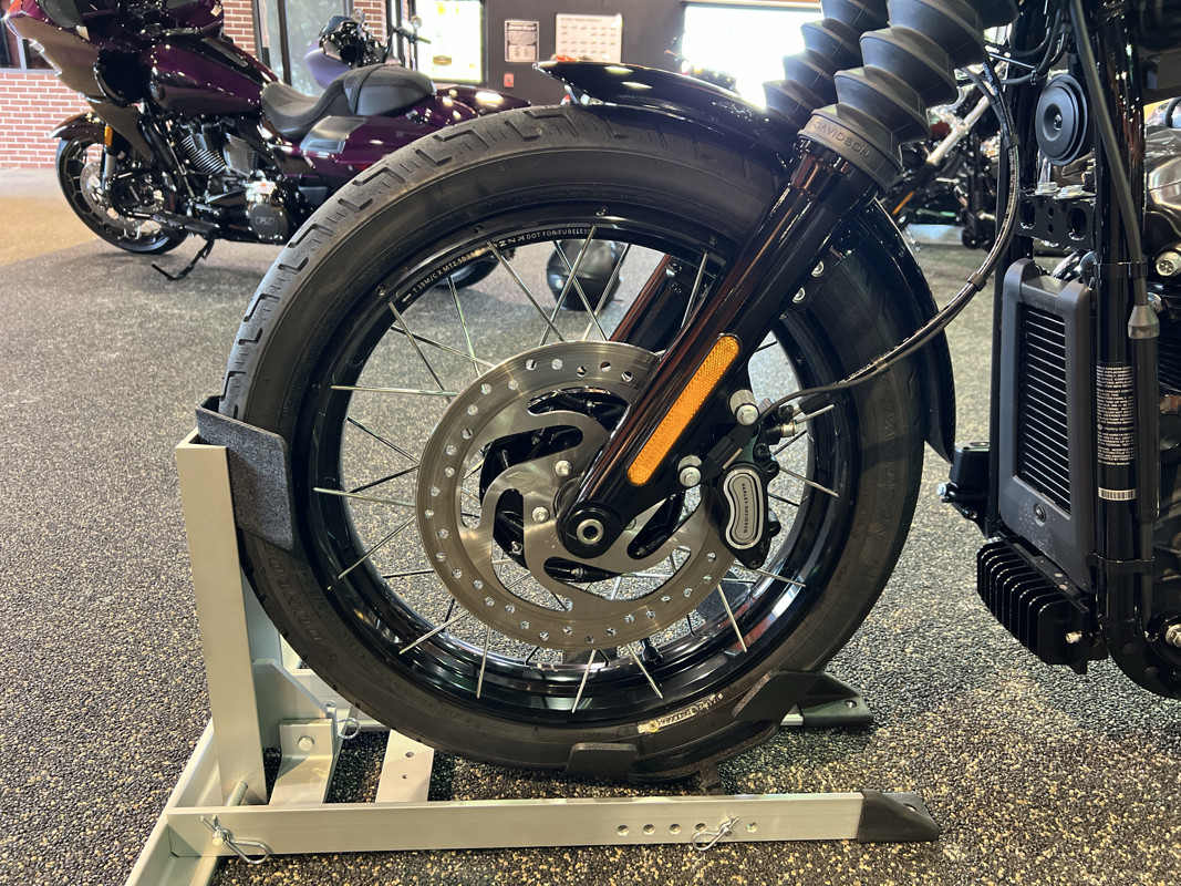 Street Bob®